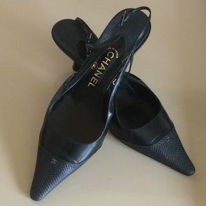 Chanel leather cap-toe pumps